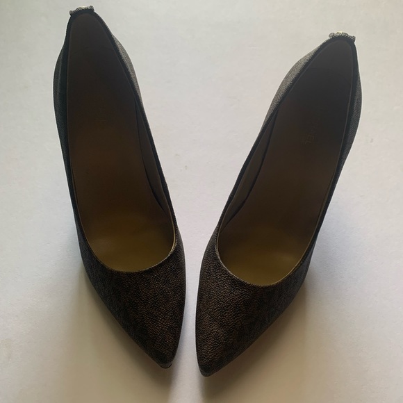 NWT MK Michael Kors flex mid pump size 8.5 brown MK design - Picture 11 of 12